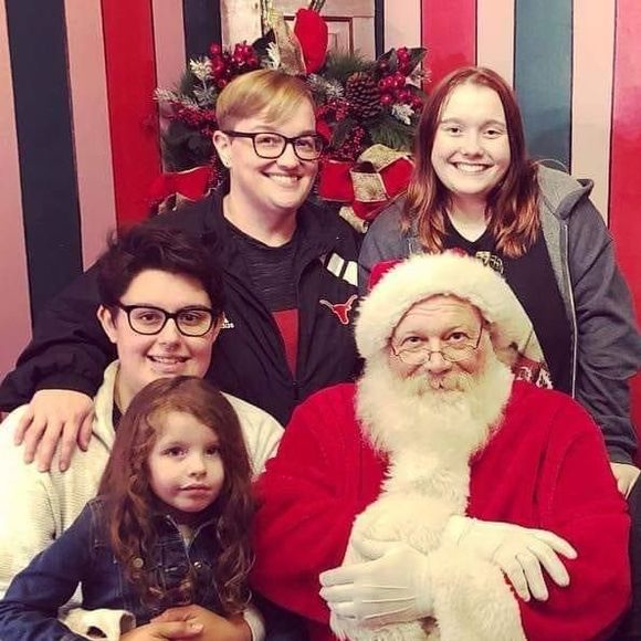 Meet your Posher, Erica - Picture 1 of 1